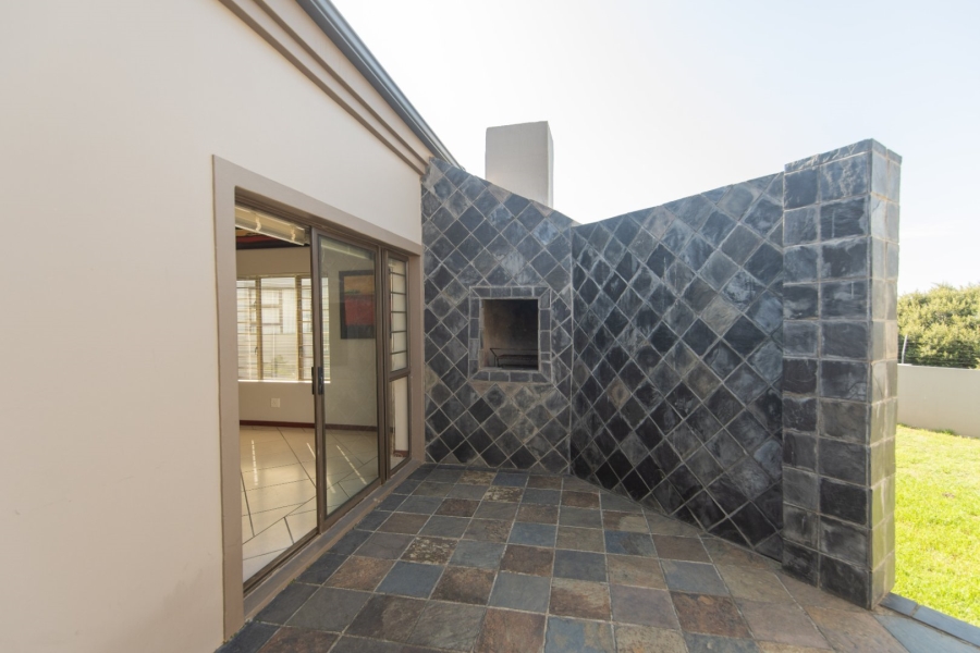 To Let 3 Bedroom Property for Rent in Lovemore Heights Estate Eastern Cape
